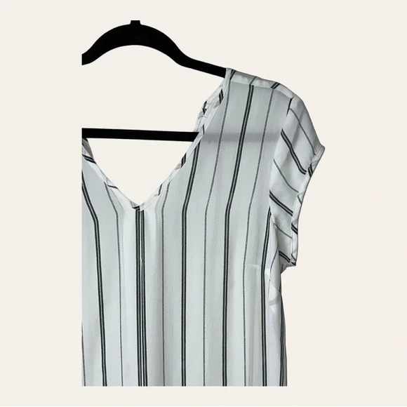 0427W. HALOGEN SHORT SLEEVE‎ TOP STRIPES WHITE AND BLACK V NECKLINE AND BACK - Picture 3 of 10